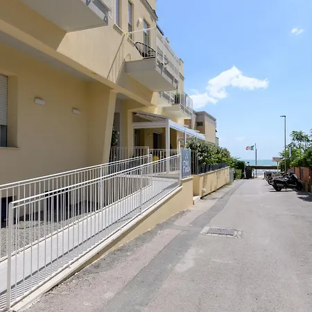 Perla Hotel 3*